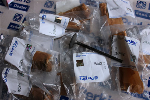 柴油機(jī)1206E配件銷售中心油底殼墊、T414441壓縮機(jī)、氣門(mén)、搖臂軸(1200)